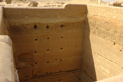 A second generation grain silo in the Djoser complex.